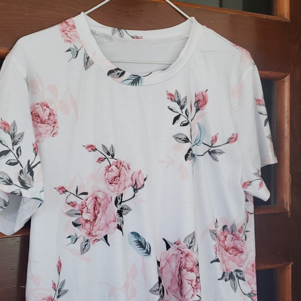 Floral tee - Picture 2 of 2
